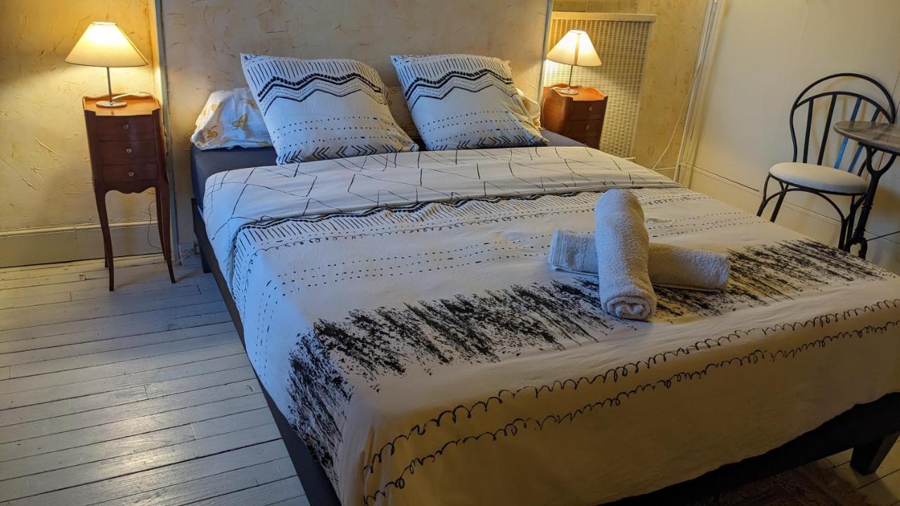 Au Dessus Des Arcades Bed & Breakfast Vic-Fezensac Luaran gambar